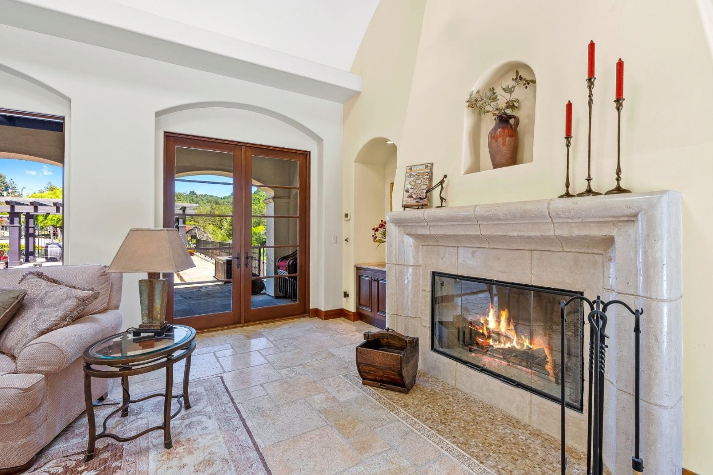 Detail Gallery Image 18 of 107 For 220 Falcon Hl, Santa Cruz,  CA 95065 - 5 Beds | 5/1 Baths