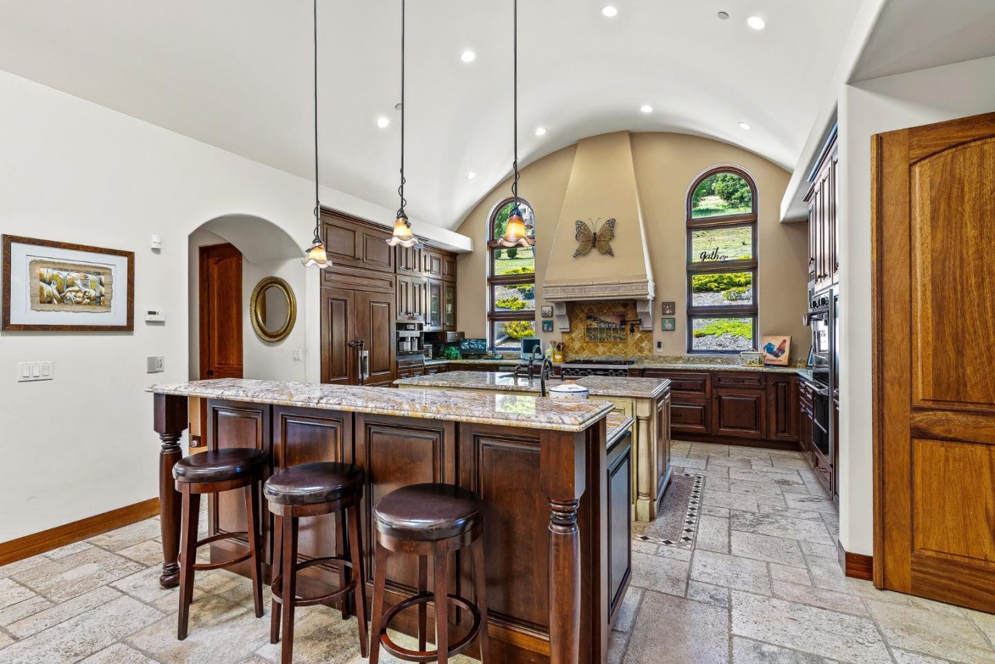 Detail Gallery Image 24 of 107 For 220 Falcon Hl, Santa Cruz,  CA 95065 - 5 Beds | 5/1 Baths