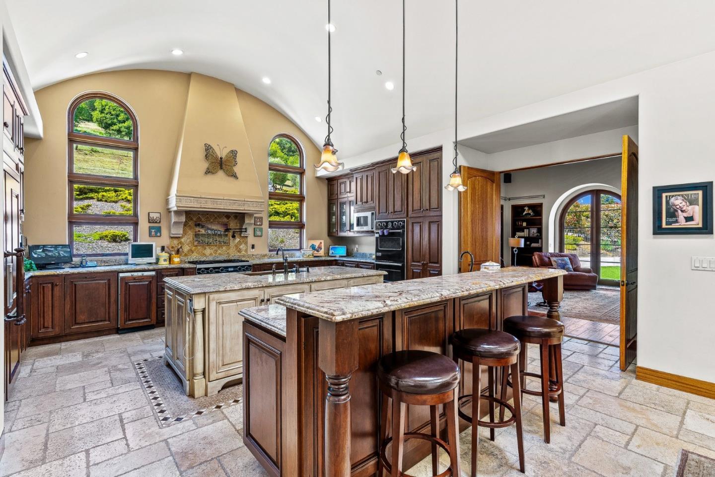 Detail Gallery Image 34 of 107 For 220 Falcon Hl, Santa Cruz,  CA 95065 - 5 Beds | 5/1 Baths