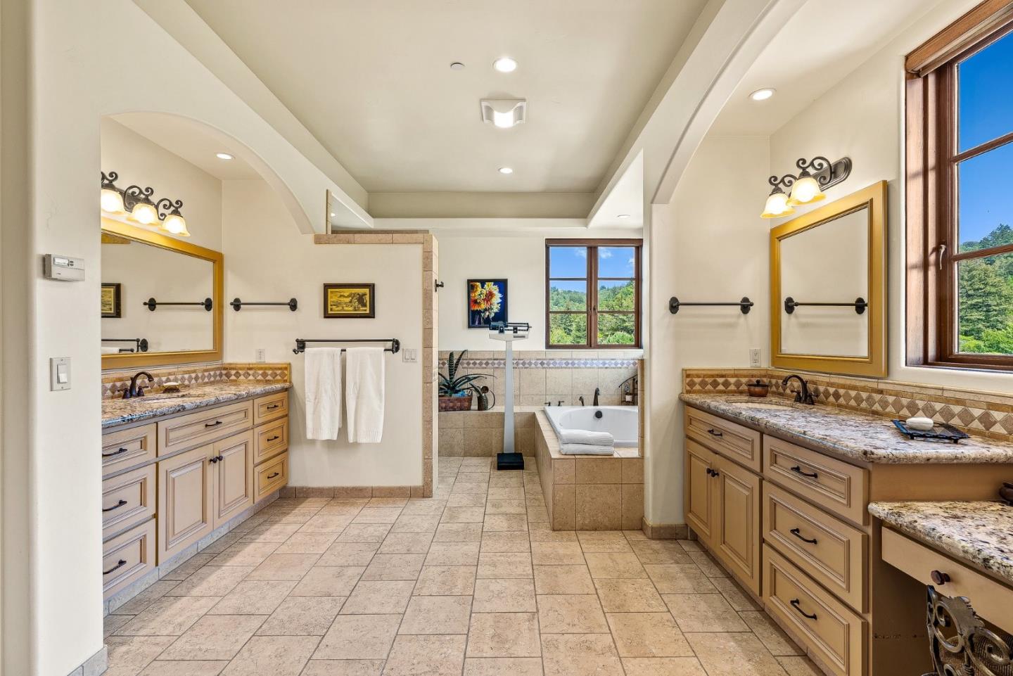Detail Gallery Image 52 of 107 For 220 Falcon Hl, Santa Cruz,  CA 95065 - 5 Beds | 5/1 Baths
