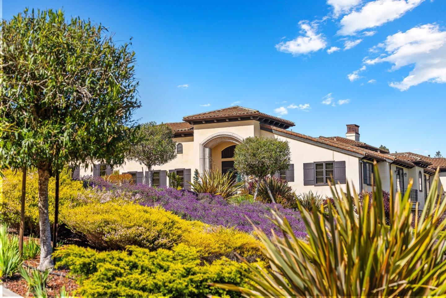 Detail Gallery Image 8 of 107 For 220 Falcon Hl, Santa Cruz,  CA 95065 - 5 Beds | 5/1 Baths