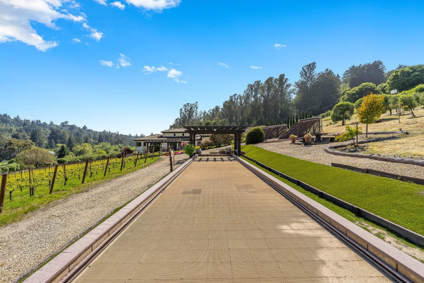 Detail Gallery Image 90 of 107 For 220 Falcon Hl, Santa Cruz,  CA 95065 - 5 Beds | 5/1 Baths