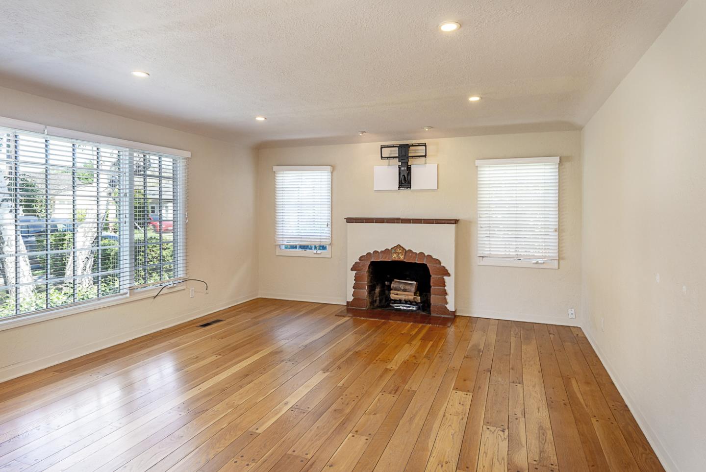 Detail Gallery Image 3 of 33 For 1198 Coolidge Ave, San Jose,  CA 95125 - 3 Beds | 2 Baths