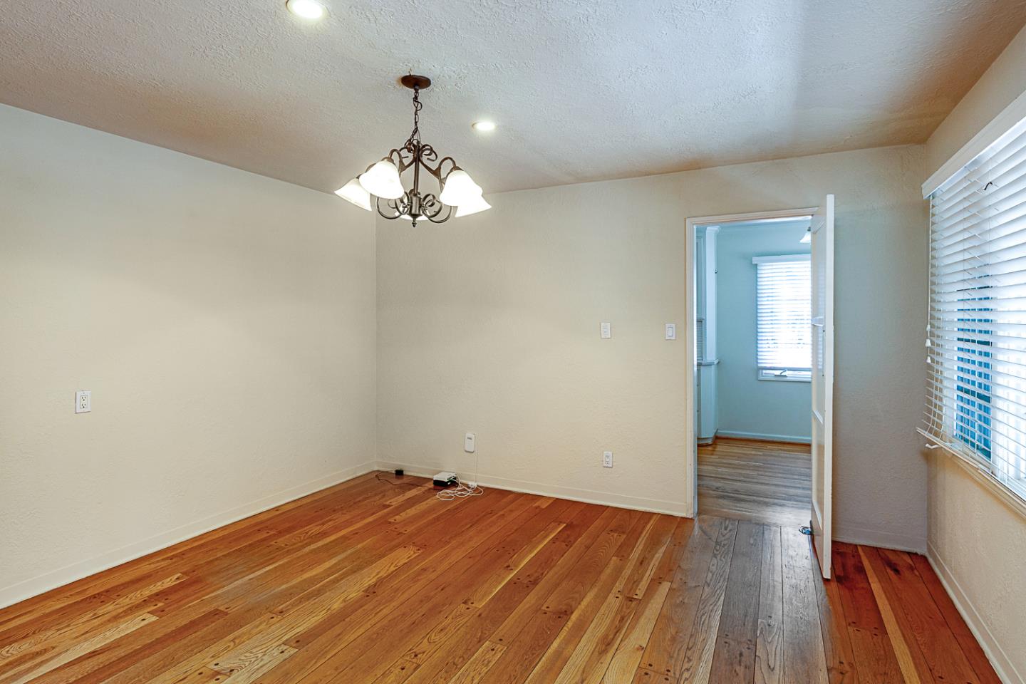 Detail Gallery Image 7 of 33 For 1198 Coolidge Ave, San Jose,  CA 95125 - 3 Beds | 2 Baths