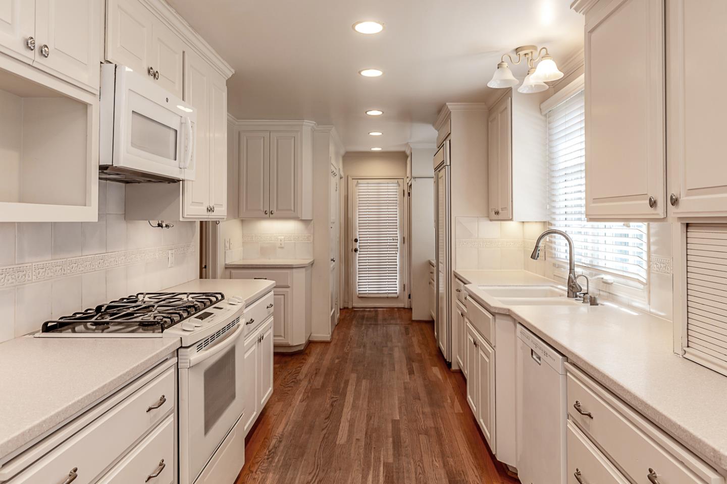 Detail Gallery Image 9 of 33 For 1198 Coolidge Ave, San Jose,  CA 95125 - 3 Beds | 2 Baths