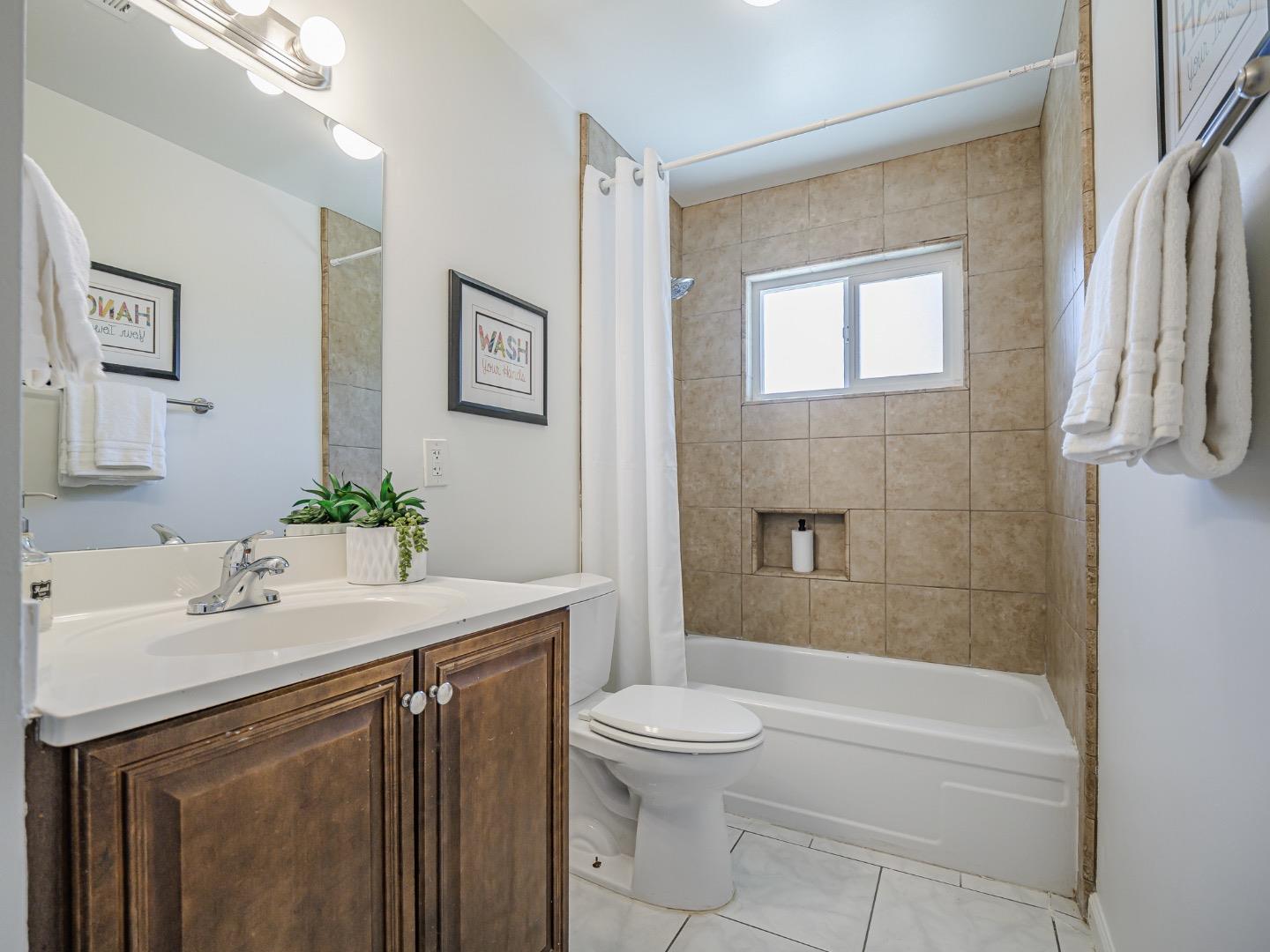 Detail Gallery Image 24 of 39 For 1858 Sommerfeld Ave, Santa Cruz,  CA 95062 - 3 Beds | 2 Baths