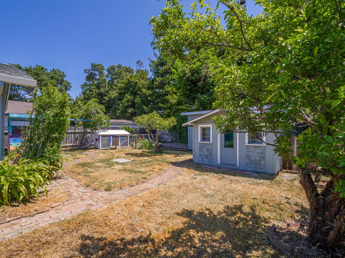 Detail Gallery Image 27 of 39 For 1858 Sommerfeld Ave, Santa Cruz,  CA 95062 - 3 Beds | 2 Baths