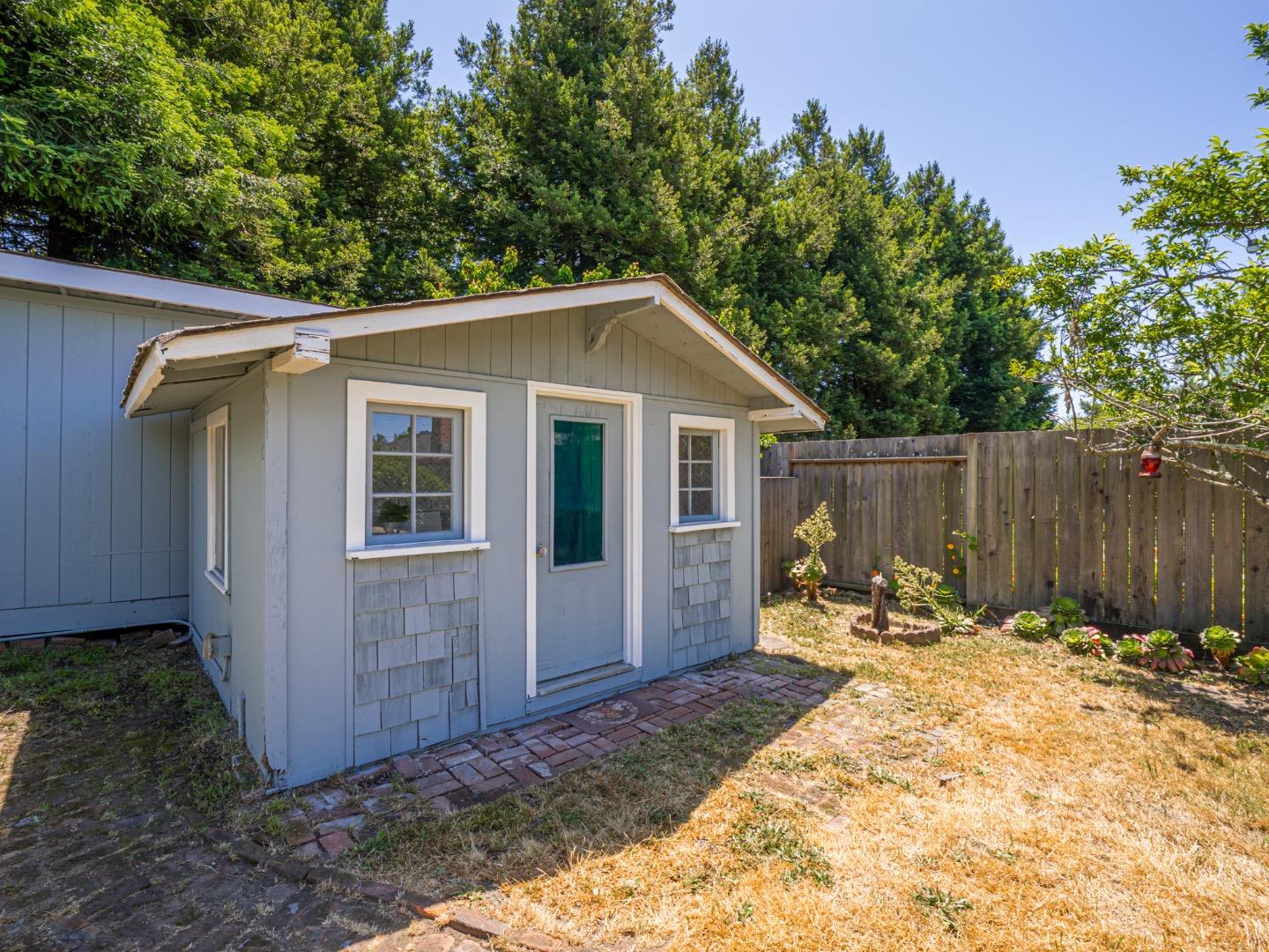 Detail Gallery Image 28 of 39 For 1858 Sommerfeld Ave, Santa Cruz,  CA 95062 - 3 Beds | 2 Baths