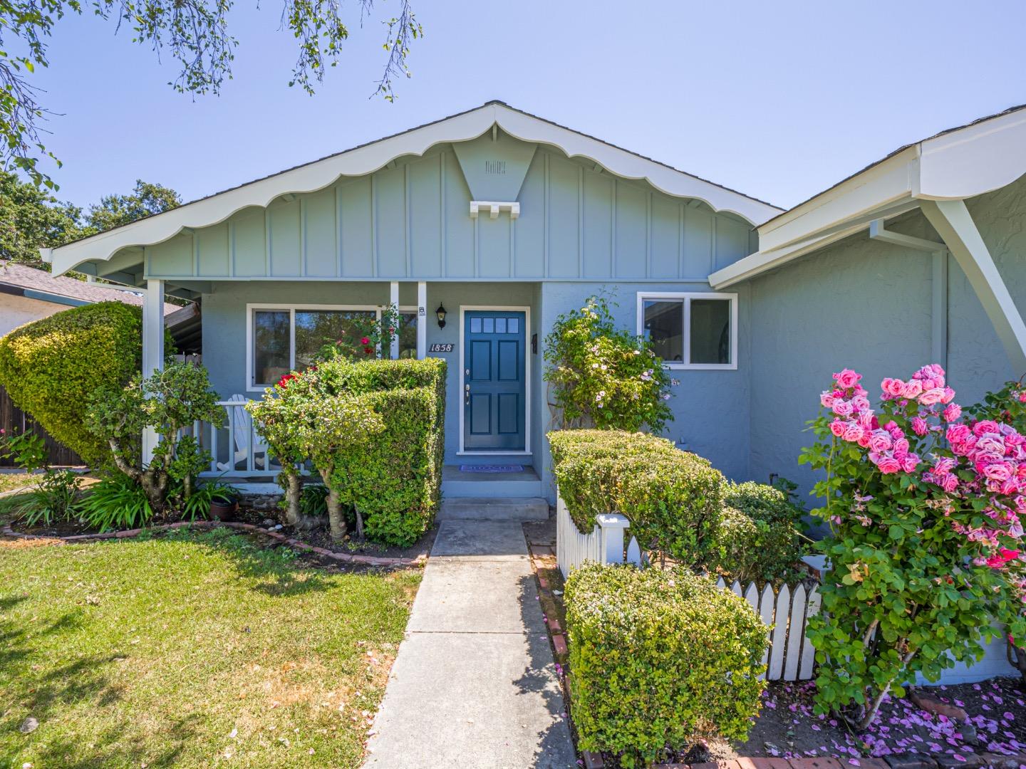 Detail Gallery Image 3 of 39 For 1858 Sommerfeld Ave, Santa Cruz,  CA 95062 - 3 Beds | 2 Baths