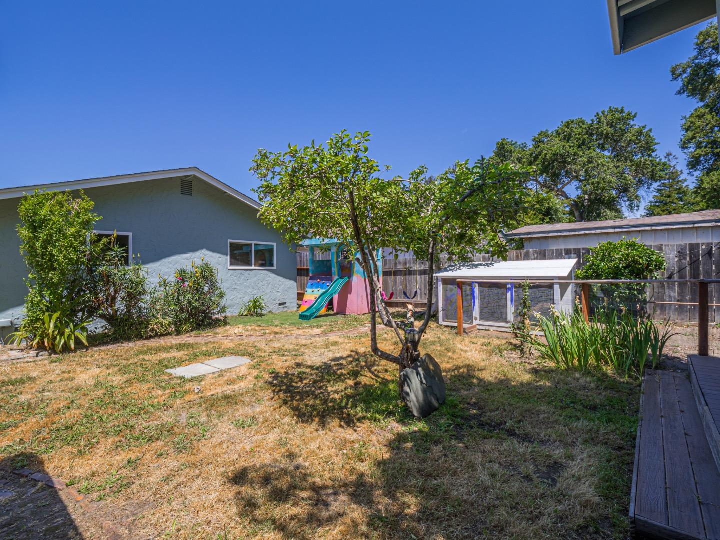 Detail Gallery Image 30 of 39 For 1858 Sommerfeld Ave, Santa Cruz,  CA 95062 - 3 Beds | 2 Baths