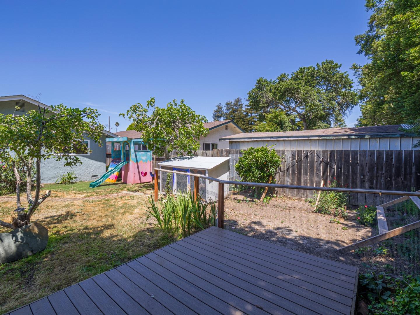 Detail Gallery Image 31 of 39 For 1858 Sommerfeld Ave, Santa Cruz,  CA 95062 - 3 Beds | 2 Baths
