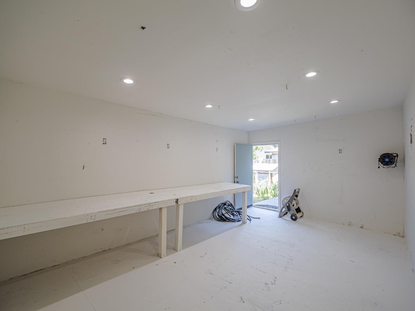 Detail Gallery Image 34 of 39 For 1858 Sommerfeld Ave, Santa Cruz,  CA 95062 - 3 Beds | 2 Baths