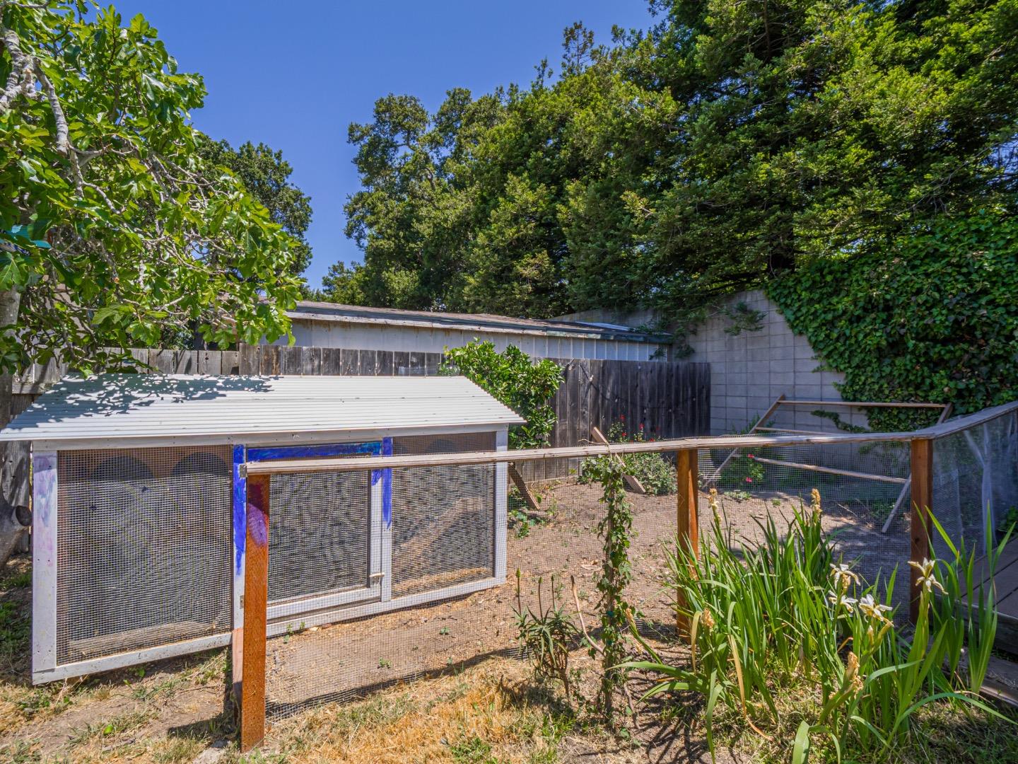Detail Gallery Image 35 of 39 For 1858 Sommerfeld Ave, Santa Cruz,  CA 95062 - 3 Beds | 2 Baths