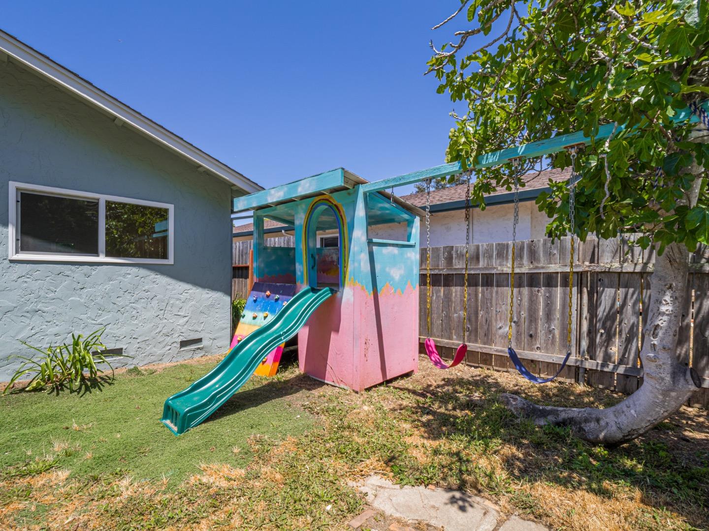 Detail Gallery Image 36 of 39 For 1858 Sommerfeld Ave, Santa Cruz,  CA 95062 - 3 Beds | 2 Baths