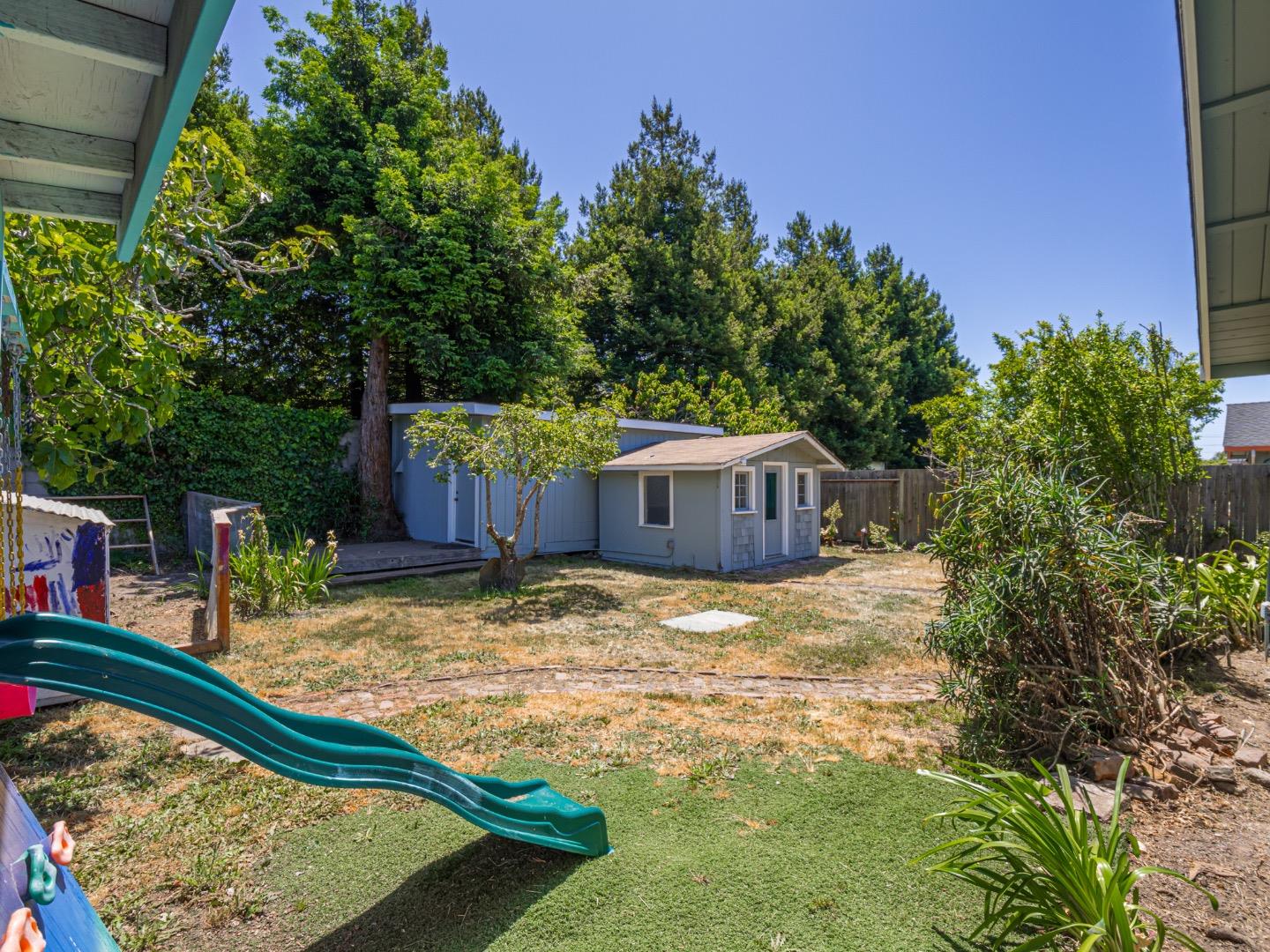 Detail Gallery Image 37 of 39 For 1858 Sommerfeld Ave, Santa Cruz,  CA 95062 - 3 Beds | 2 Baths
