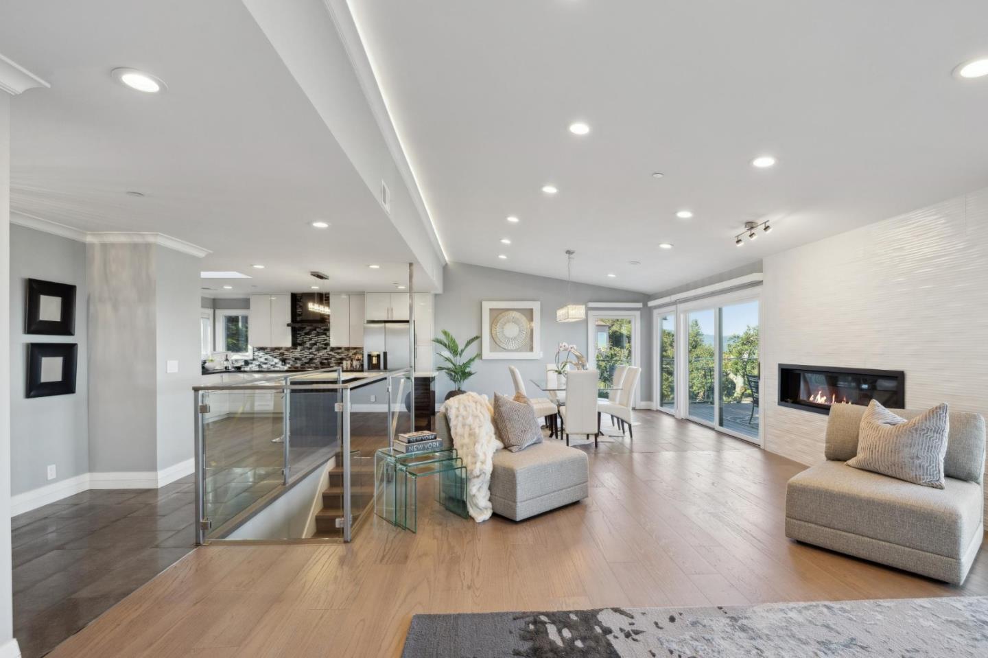 Detail Gallery Image 10 of 90 For 560 California Way, Woodside,  CA 94062 - 5 Beds | 6 Baths