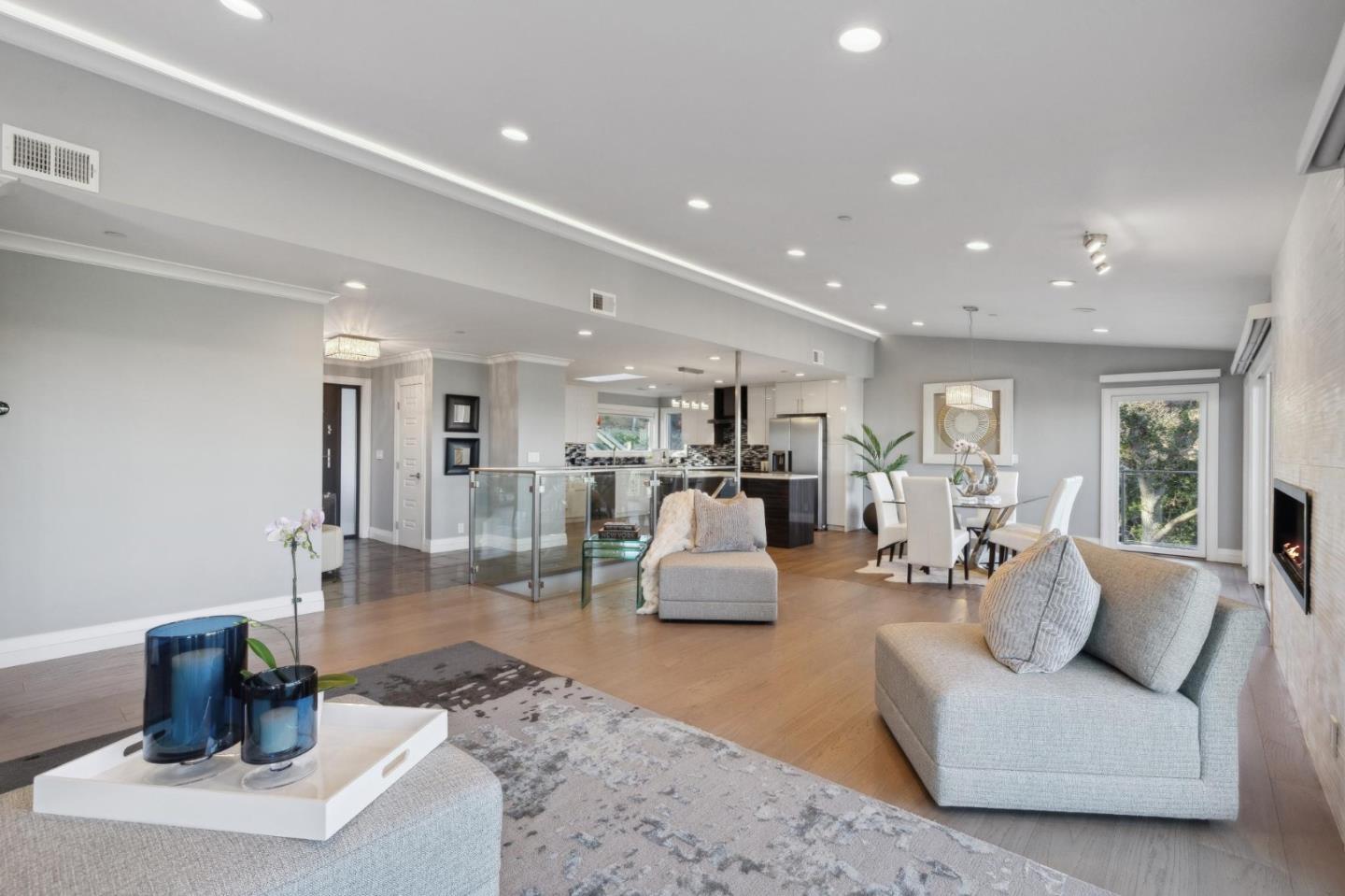 Detail Gallery Image 11 of 90 For 560 California Way, Woodside,  CA 94062 - 5 Beds | 6 Baths