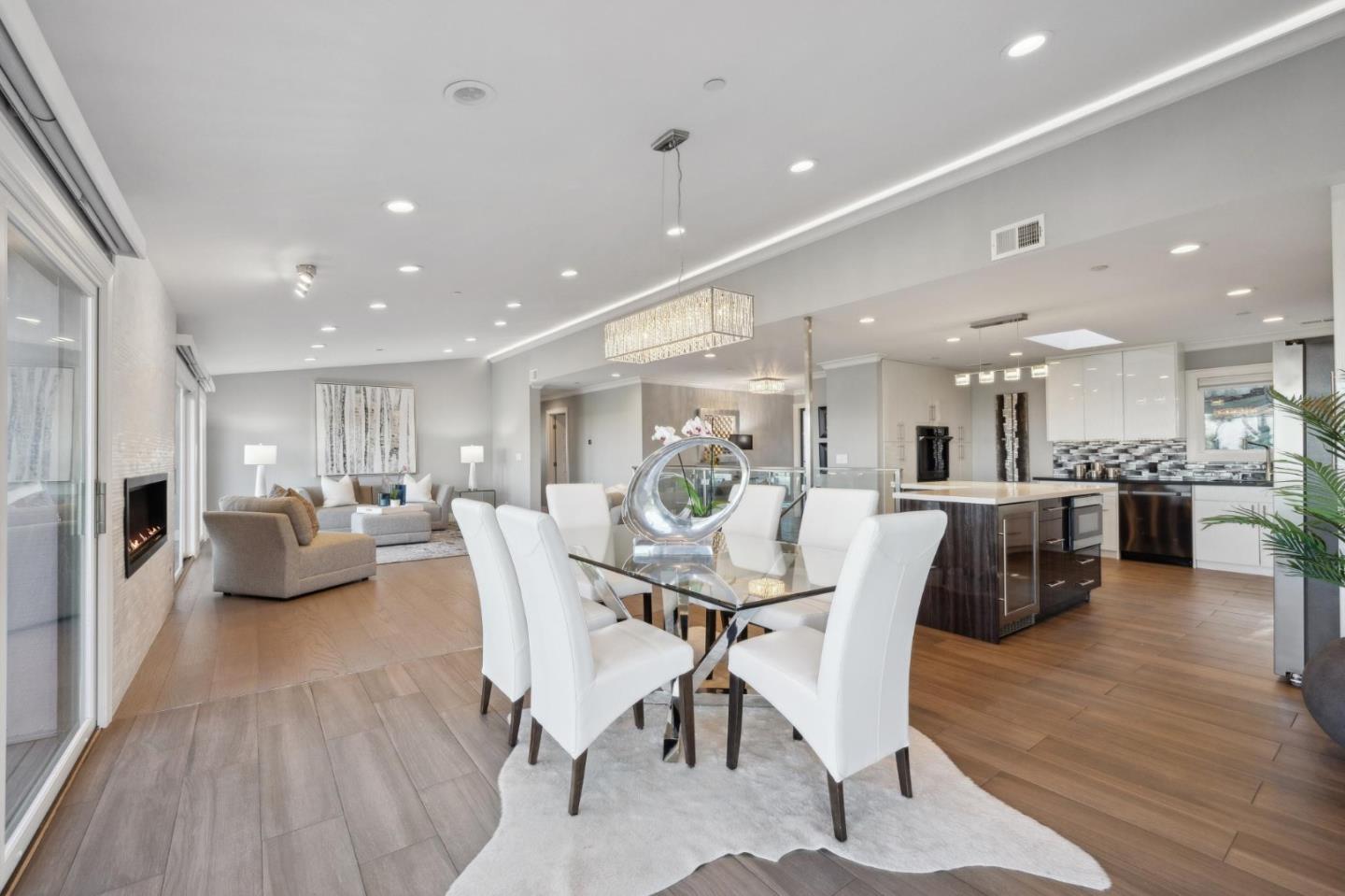 Detail Gallery Image 12 of 90 For 560 California Way, Woodside,  CA 94062 - 5 Beds | 6 Baths