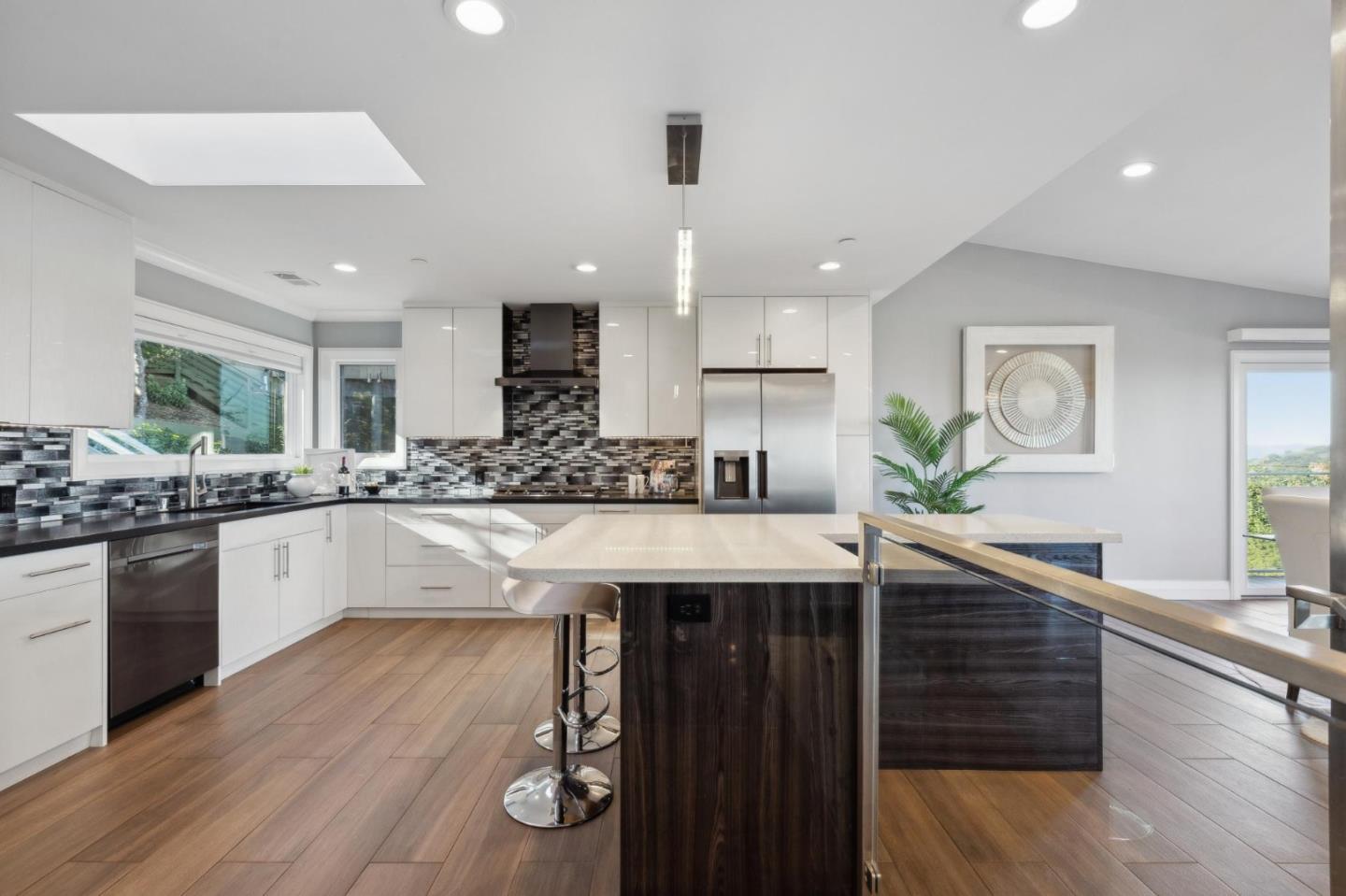 Detail Gallery Image 14 of 90 For 560 California Way, Woodside,  CA 94062 - 5 Beds | 6 Baths