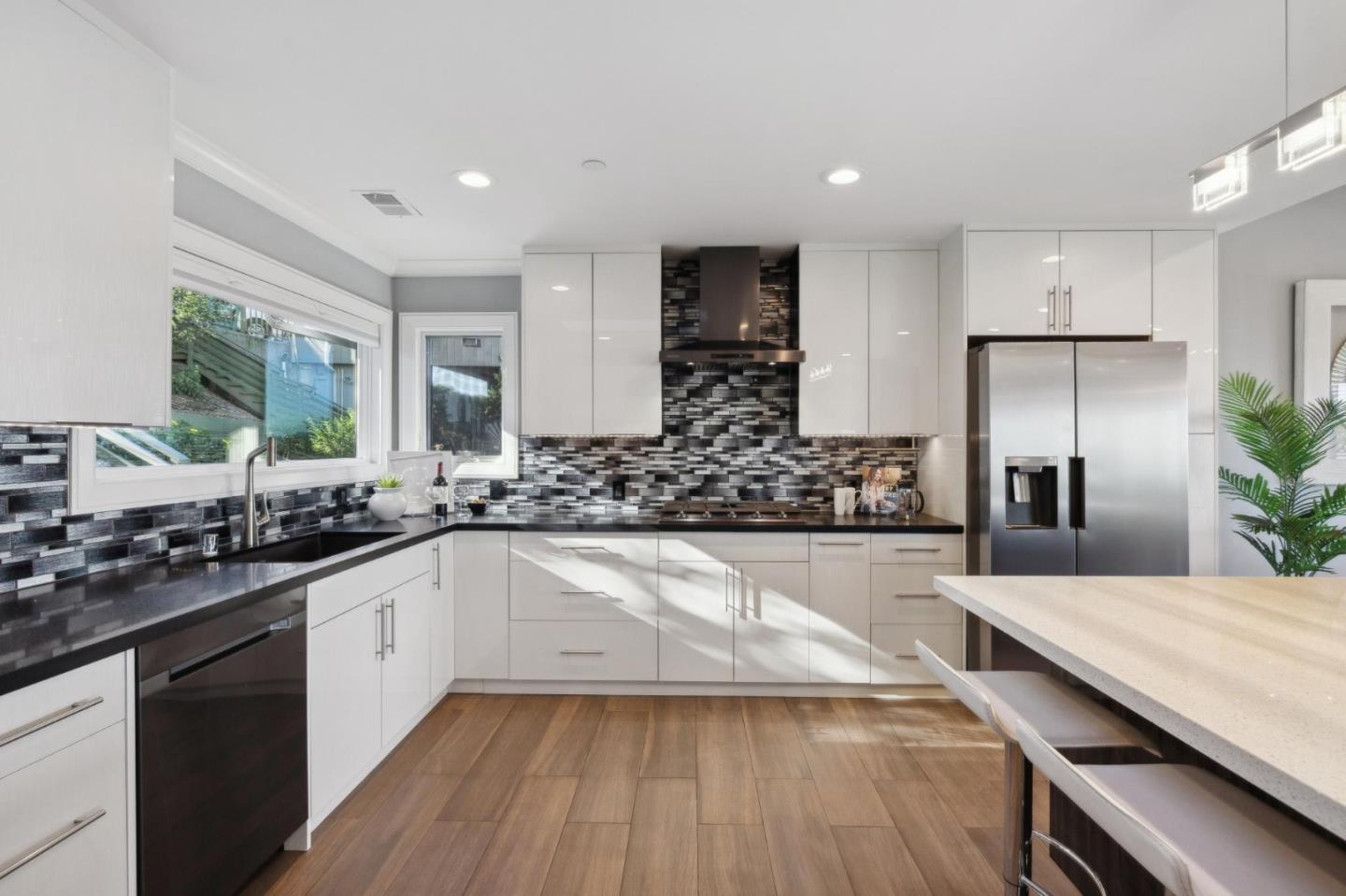 Detail Gallery Image 15 of 90 For 560 California Way, Woodside,  CA 94062 - 5 Beds | 6 Baths