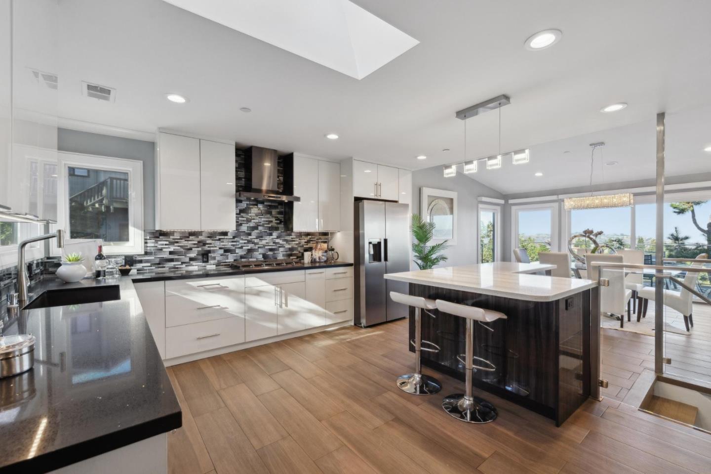 Detail Gallery Image 16 of 90 For 560 California Way, Woodside,  CA 94062 - 5 Beds | 6 Baths