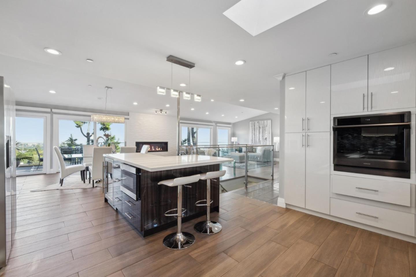 Detail Gallery Image 17 of 90 For 560 California Way, Woodside,  CA 94062 - 5 Beds | 6 Baths