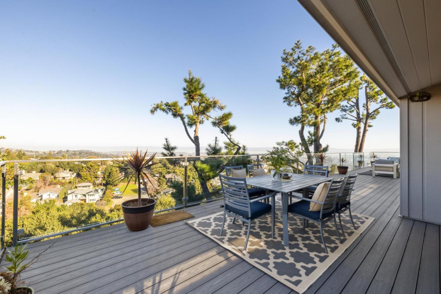 Detail Gallery Image 19 of 90 For 560 California Way, Woodside,  CA 94062 - 5 Beds | 6 Baths
