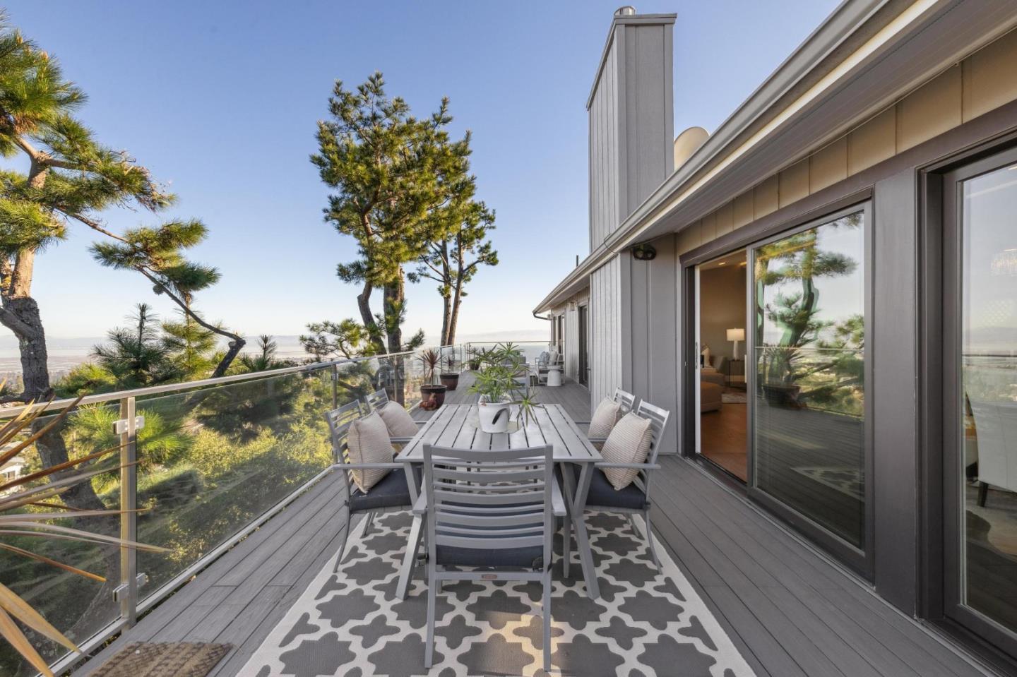 Detail Gallery Image 20 of 90 For 560 California Way, Woodside,  CA 94062 - 5 Beds | 6 Baths