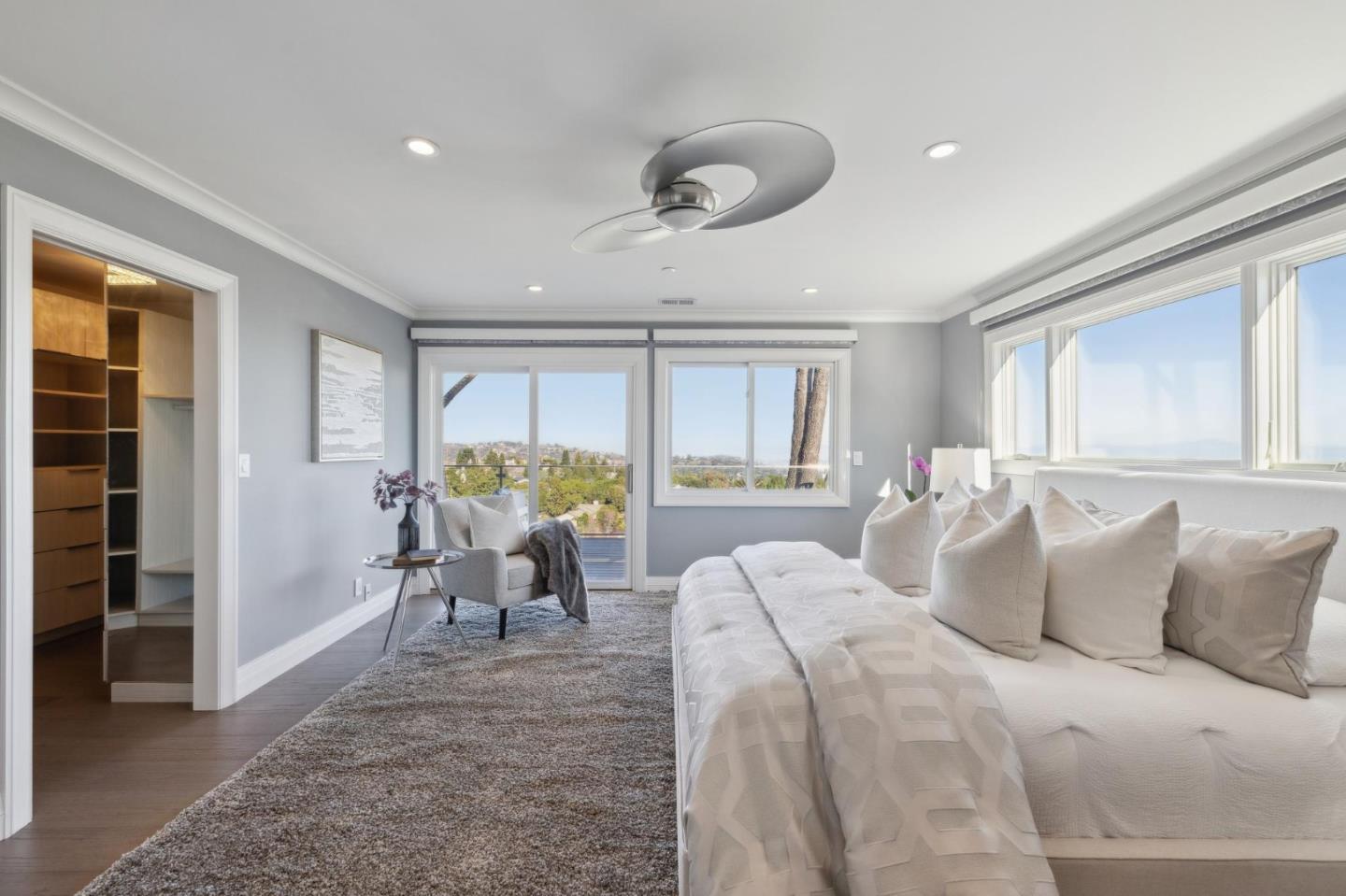Detail Gallery Image 25 of 90 For 560 California Way, Woodside,  CA 94062 - 5 Beds | 6 Baths