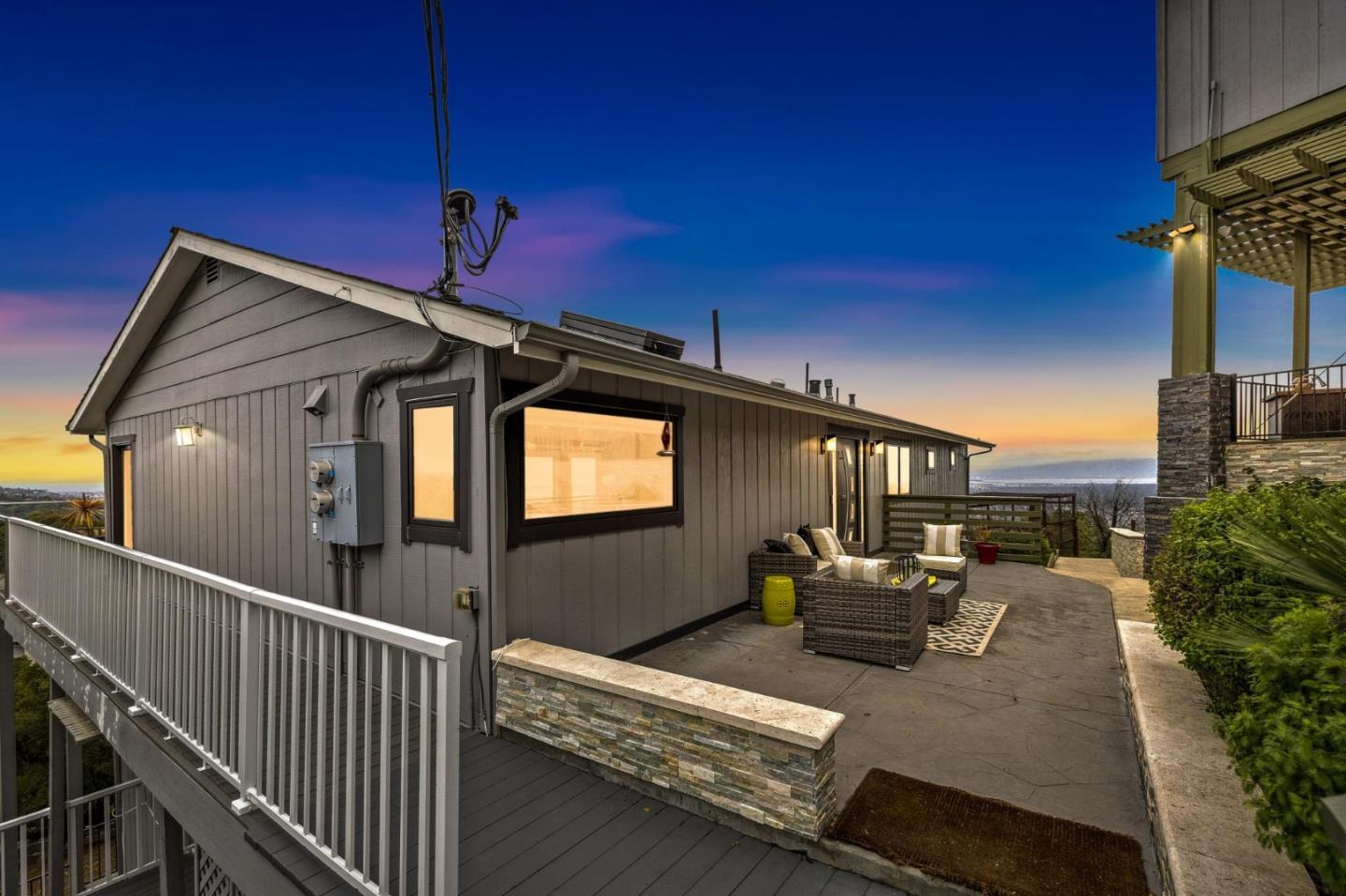 Detail Gallery Image 5 of 90 For 560 California Way, Woodside,  CA 94062 - 5 Beds | 6 Baths