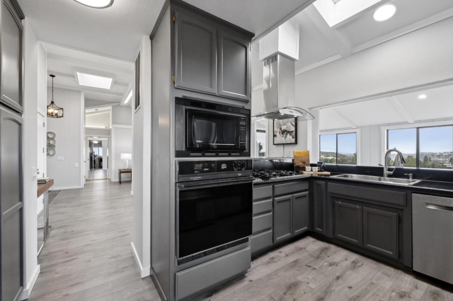 Detail Gallery Image 67 of 90 For 560 California Way, Woodside,  CA 94062 - 5 Beds | 6 Baths