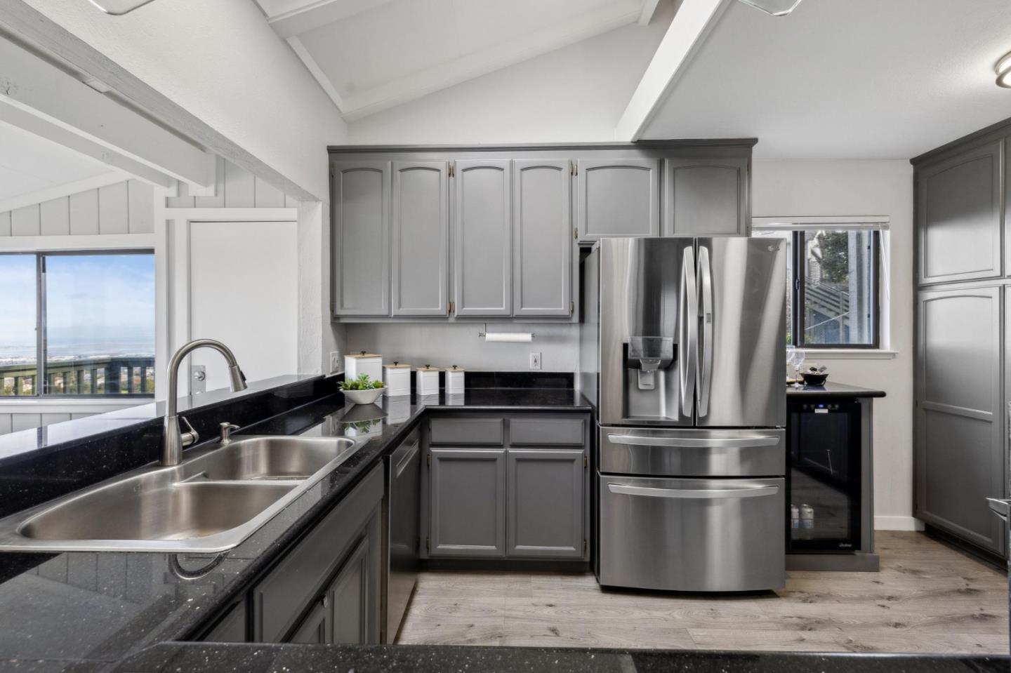 Detail Gallery Image 68 of 90 For 560 California Way, Woodside,  CA 94062 - 5 Beds | 6 Baths