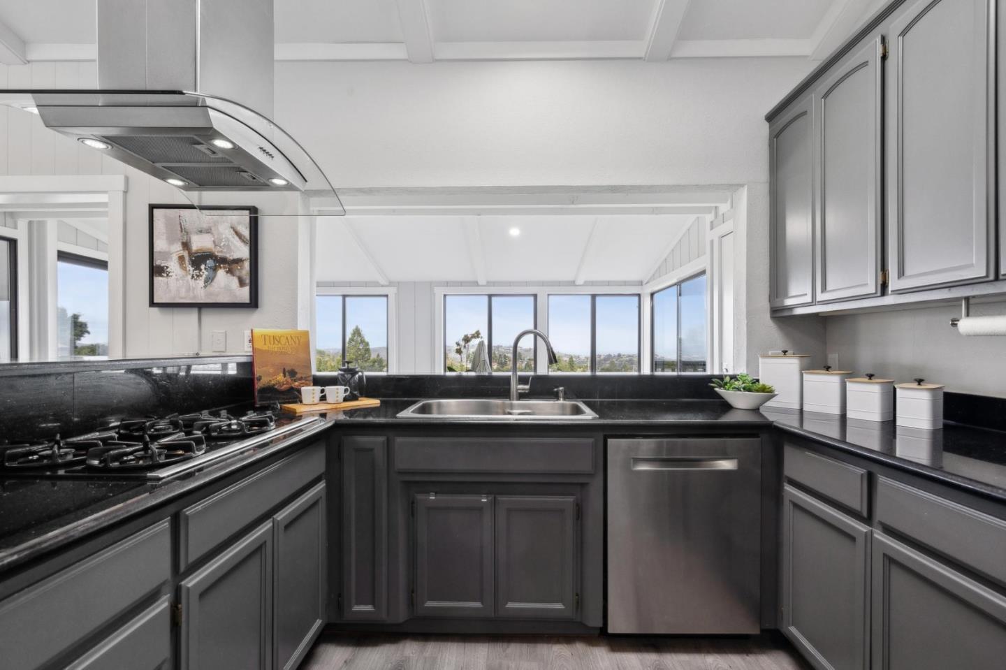 Detail Gallery Image 69 of 90 For 560 California Way, Woodside,  CA 94062 - 5 Beds | 6 Baths