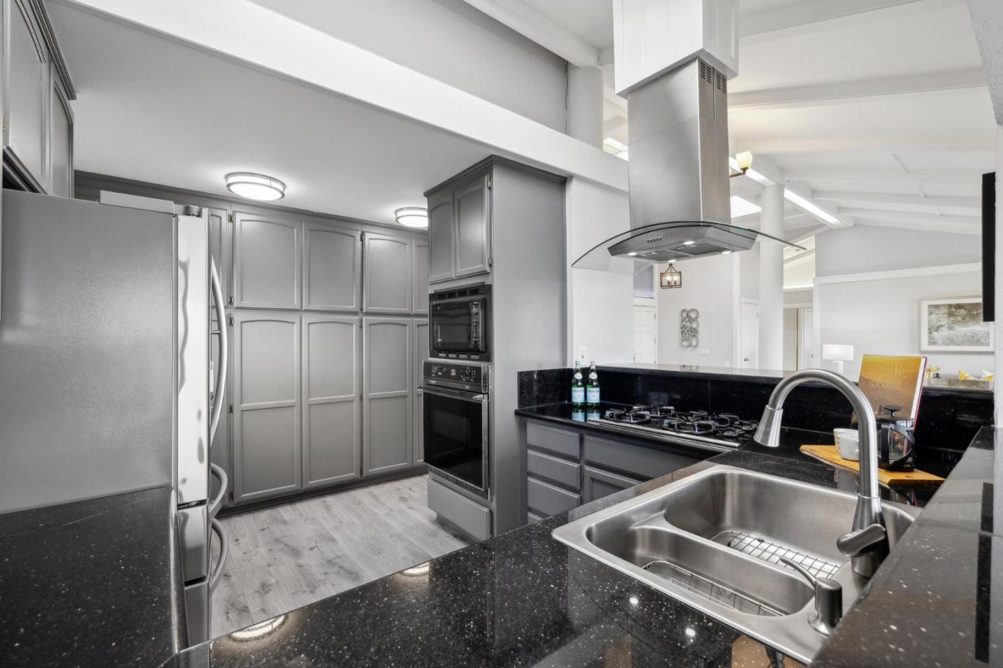 Detail Gallery Image 70 of 90 For 560 California Way, Woodside,  CA 94062 - 5 Beds | 6 Baths