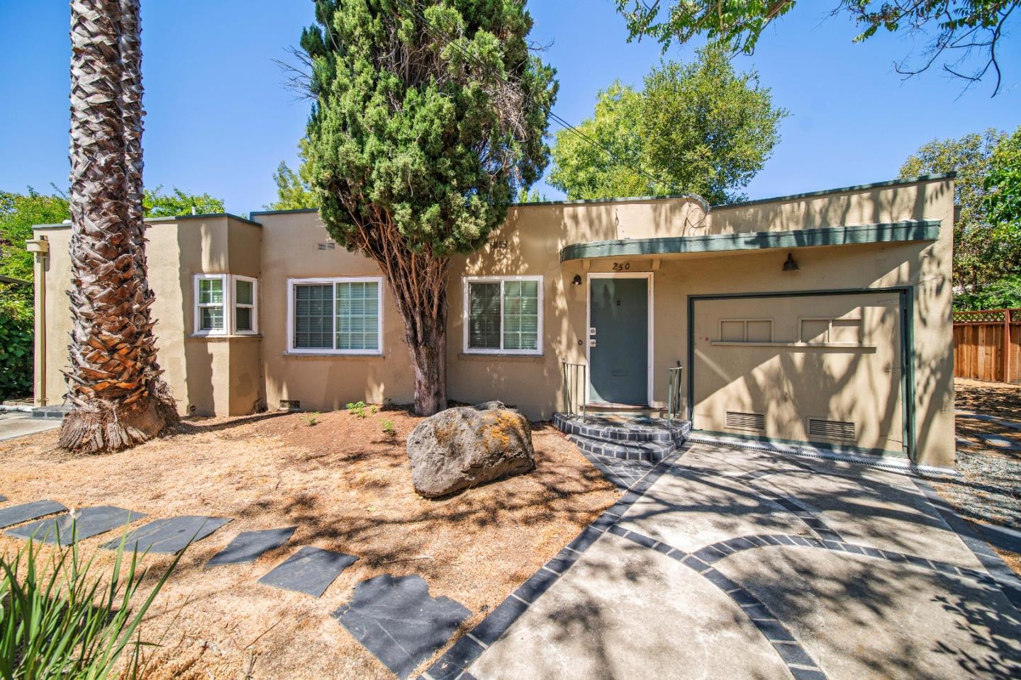 Detail Gallery Image 12 of 39 For 250 Fernando Ave, Palo Alto,  CA 94306 - – Beds | – Baths