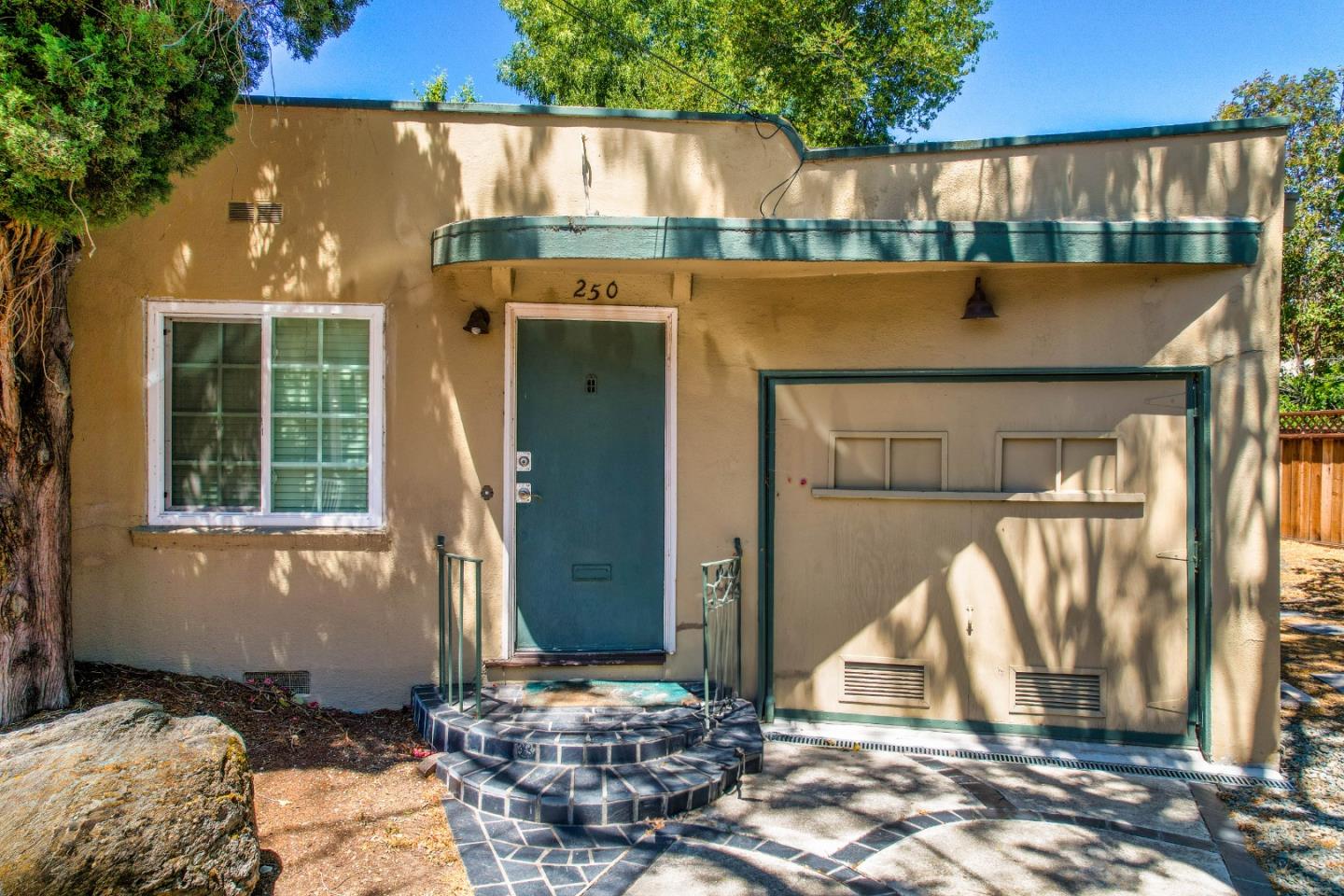 Detail Gallery Image 13 of 39 For 250 Fernando Ave, Palo Alto,  CA 94306 - – Beds | – Baths