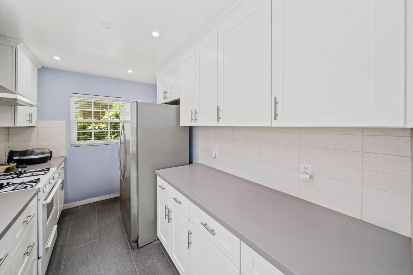 Detail Gallery Image 17 of 39 For 250 Fernando Ave, Palo Alto,  CA 94306 - – Beds | – Baths
