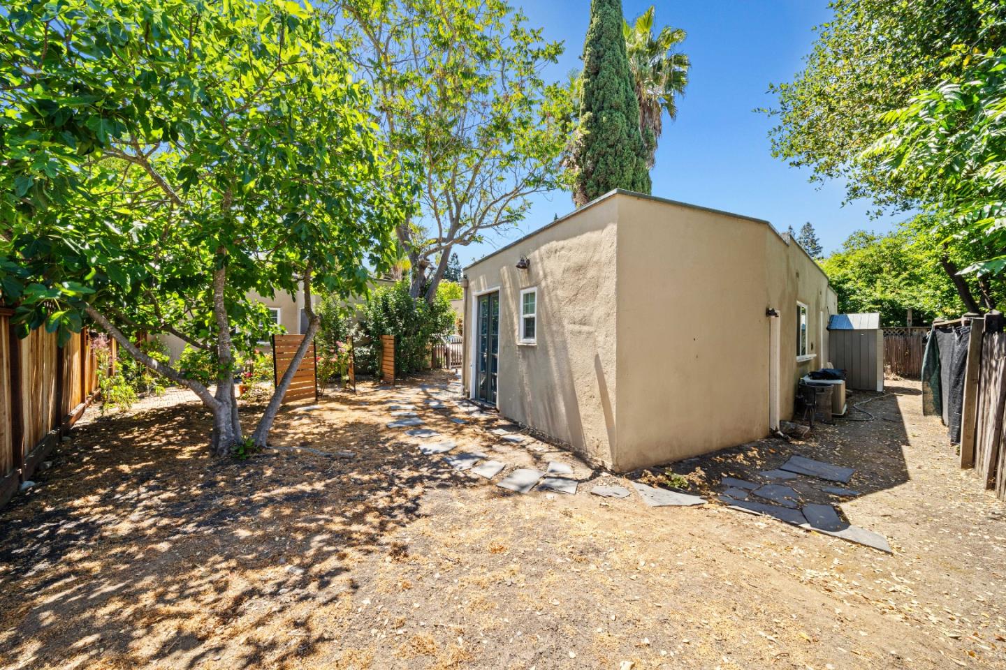 Detail Gallery Image 23 of 39 For 250 Fernando Ave, Palo Alto,  CA 94306 - – Beds | – Baths