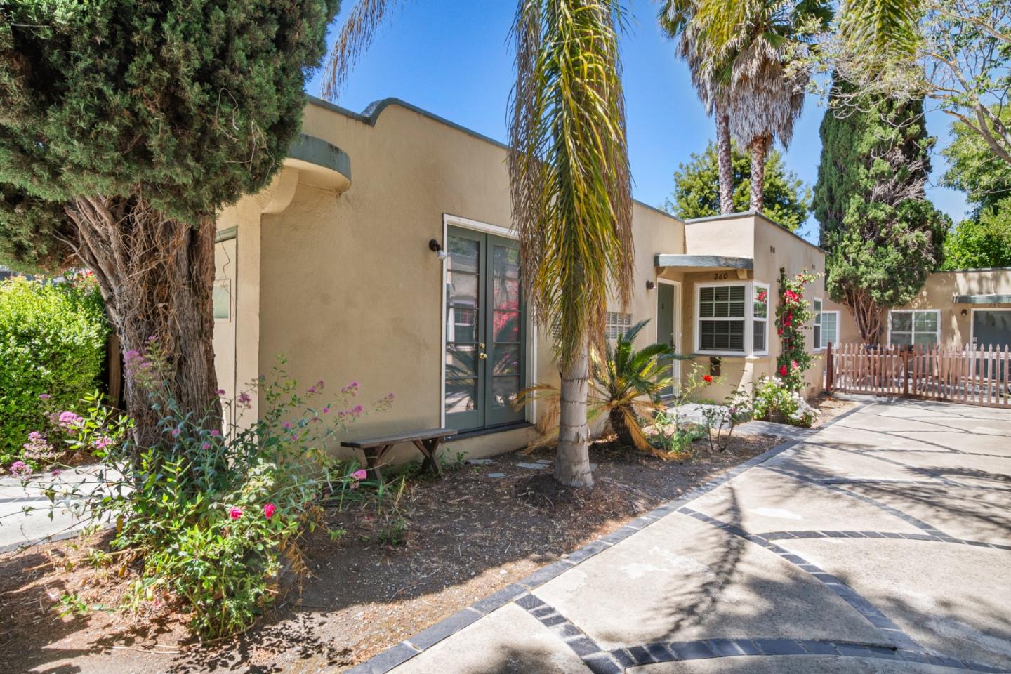 Detail Gallery Image 25 of 39 For 250 Fernando Ave, Palo Alto,  CA 94306 - – Beds | – Baths