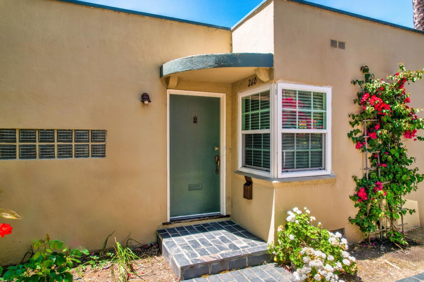 Detail Gallery Image 26 of 39 For 250 Fernando Ave, Palo Alto,  CA 94306 - – Beds | – Baths