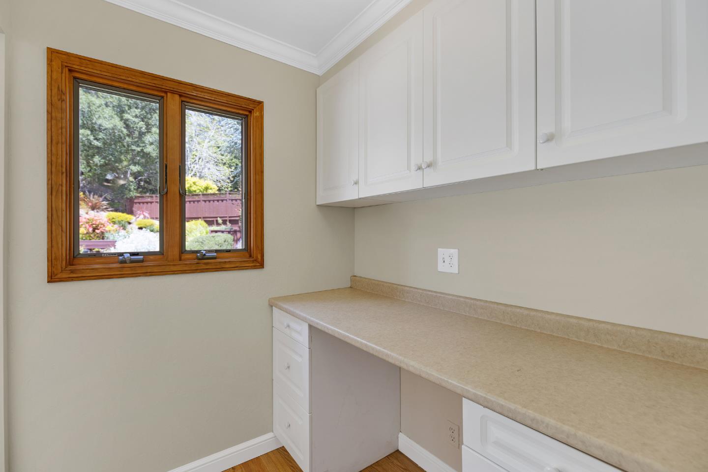 Detail Gallery Image 23 of 51 For 10 Banff Way, Pacifica,  CA 94044 - 4 Beds | 2/1 Baths