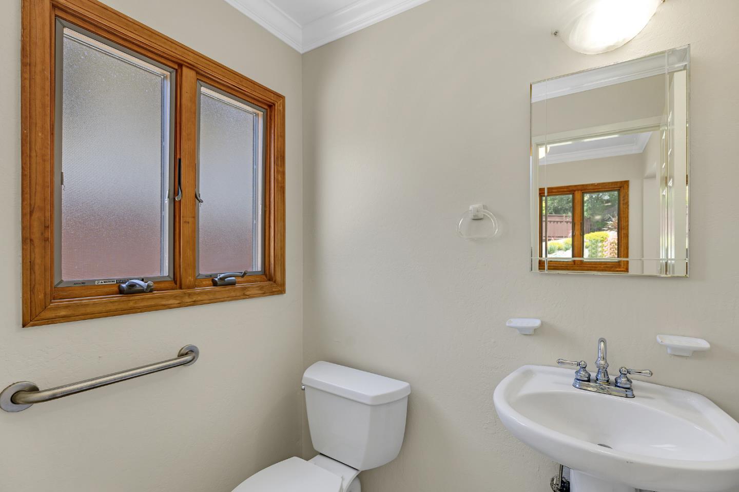 Detail Gallery Image 24 of 51 For 10 Banff Way, Pacifica,  CA 94044 - 4 Beds | 2/1 Baths