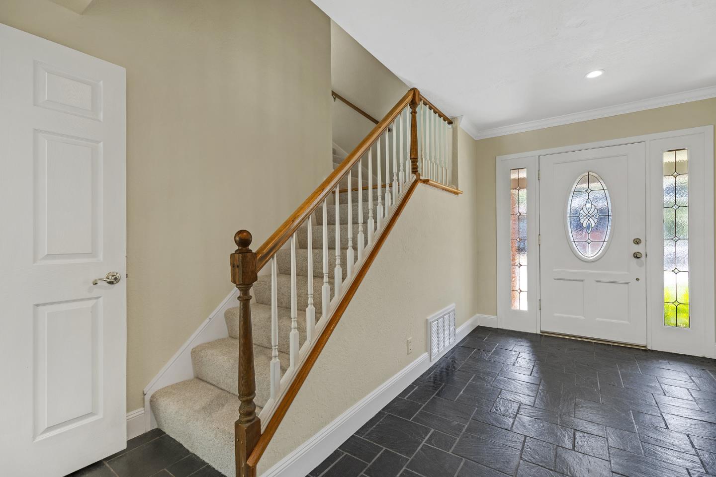 Detail Gallery Image 25 of 51 For 10 Banff Way, Pacifica,  CA 94044 - 4 Beds | 2/1 Baths