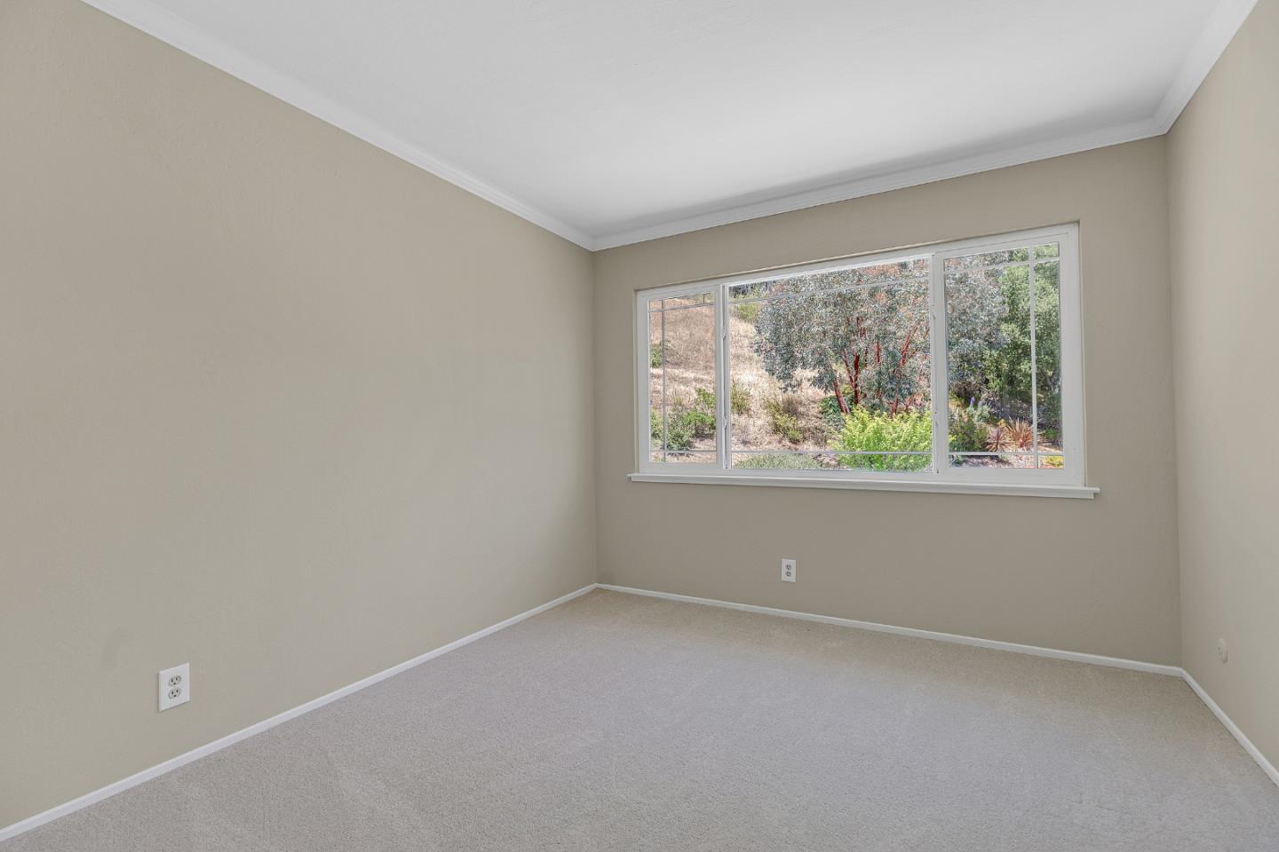 Detail Gallery Image 28 of 51 For 10 Banff Way, Pacifica,  CA 94044 - 4 Beds | 2/1 Baths