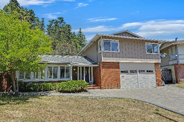 Detail Gallery Image 3 of 51 For 10 Banff Way, Pacifica,  CA 94044 - 4 Beds | 2/1 Baths