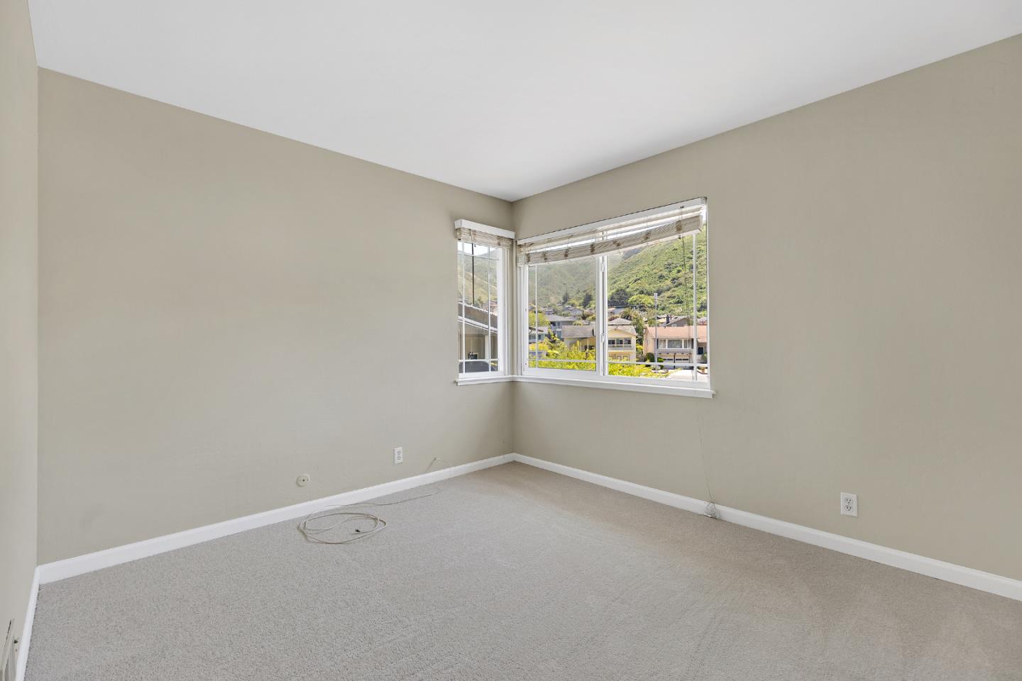 Detail Gallery Image 37 of 51 For 10 Banff Way, Pacifica,  CA 94044 - 4 Beds | 2/1 Baths