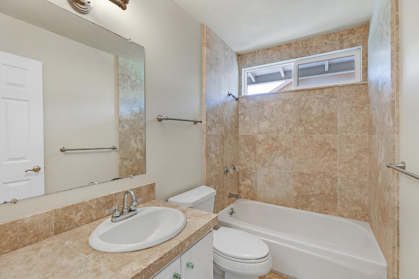 Detail Gallery Image 39 of 51 For 10 Banff Way, Pacifica,  CA 94044 - 4 Beds | 2/1 Baths
