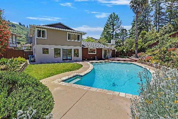 Detail Gallery Image 46 of 51 For 10 Banff Way, Pacifica,  CA 94044 - 4 Beds | 2/1 Baths