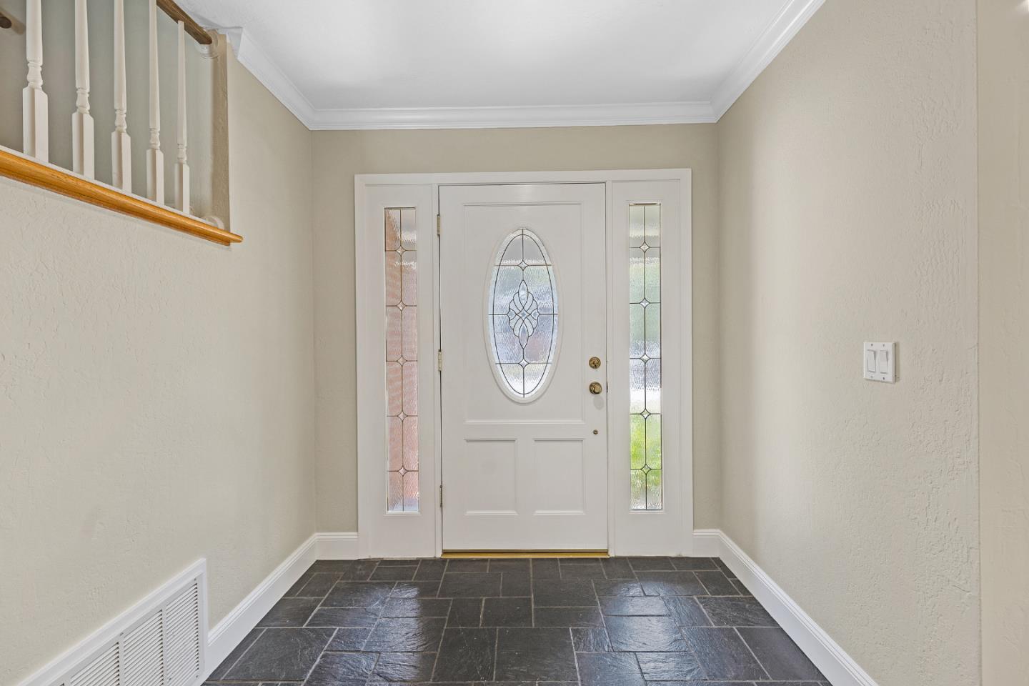 Detail Gallery Image 5 of 51 For 10 Banff Way, Pacifica,  CA 94044 - 4 Beds | 2/1 Baths