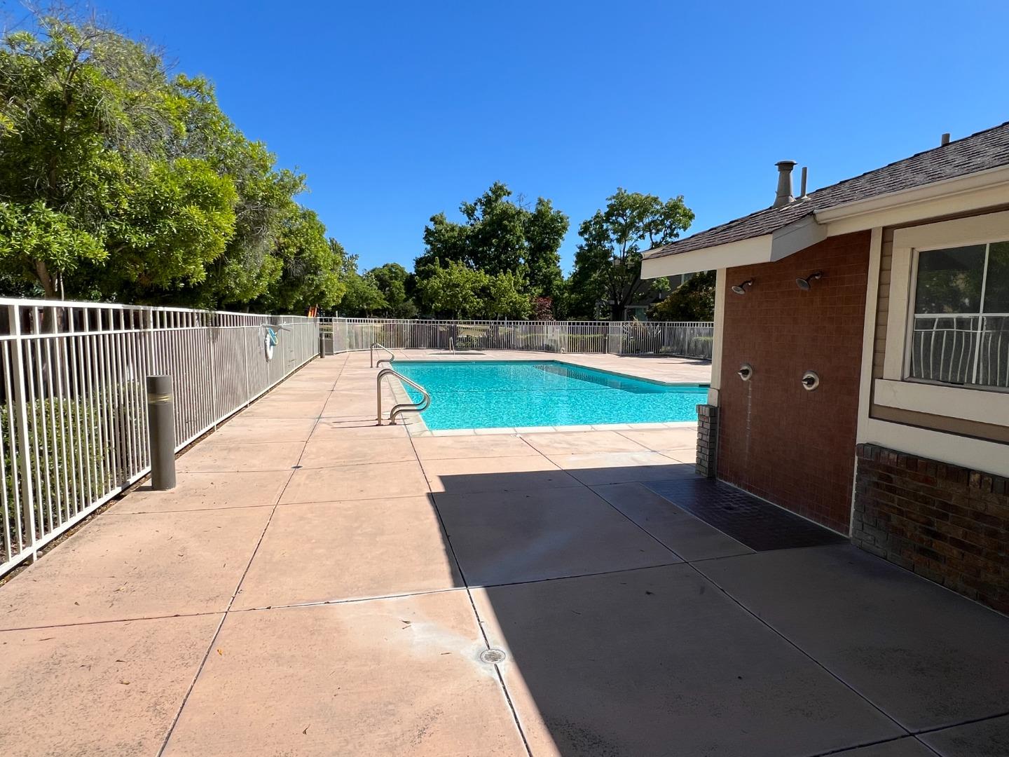 Detail Gallery Image 8 of 17 For 310 Araglin Ct, San Jose,  CA 95136 - 3 Beds | 2/1 Baths